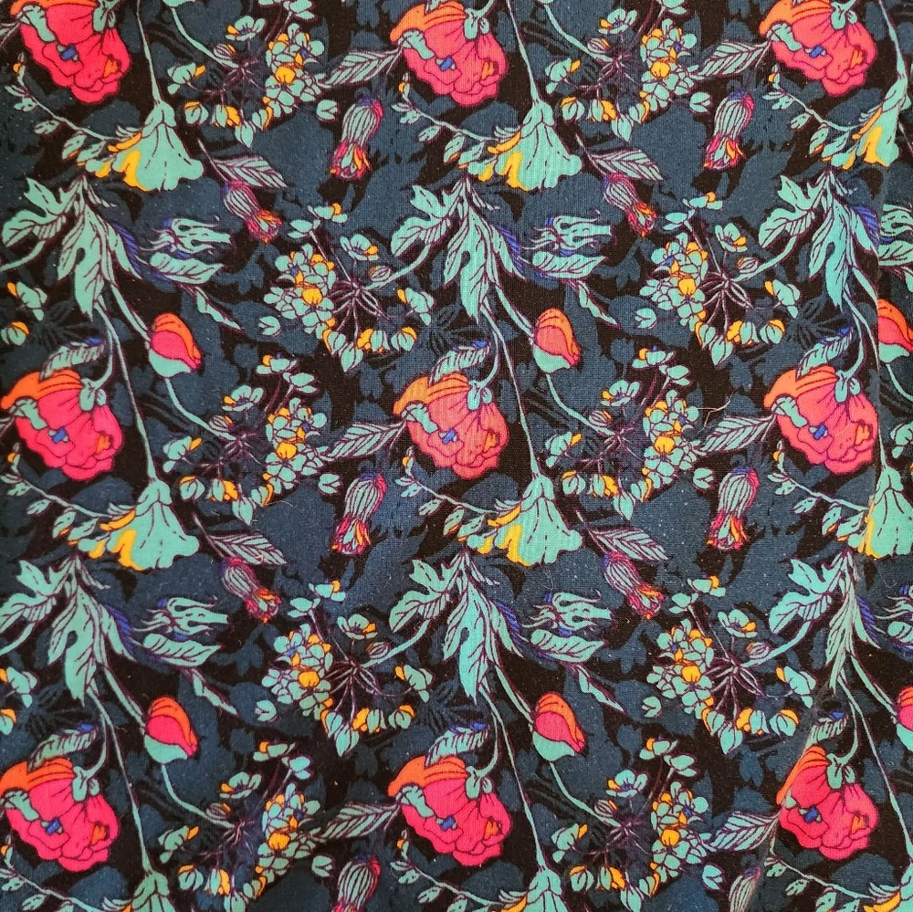 Lularoe Floral Randy - Picture 3 of 3